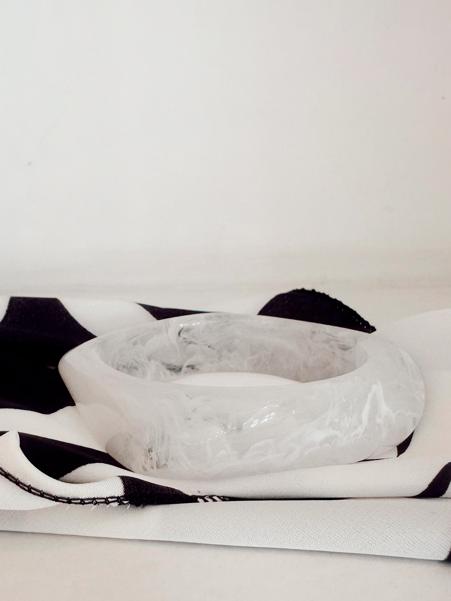 pulsera-acrilico-white Acrilic White - Imagen 1
